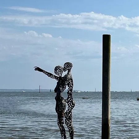 L'air Du Bassin A Deux Pas Ares